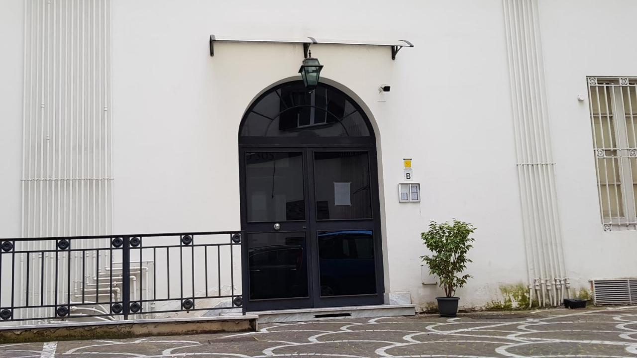 La Preziosa Apartment Duomo Napoli Bagian luar foto