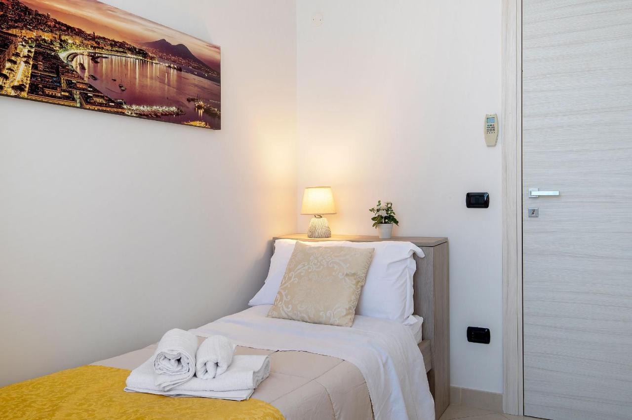 La Preziosa Apartment Duomo Napoli Bagian luar foto