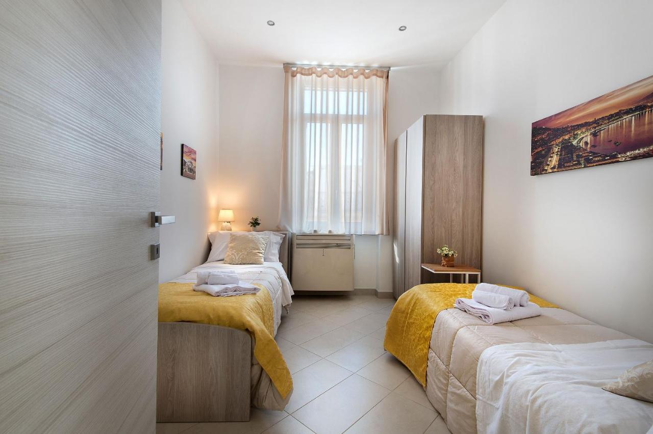 La Preziosa Apartment Duomo Napoli Bagian luar foto