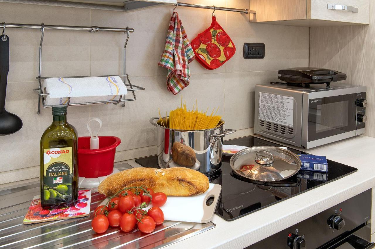 La Preziosa Apartment Duomo Napoli Bagian luar foto