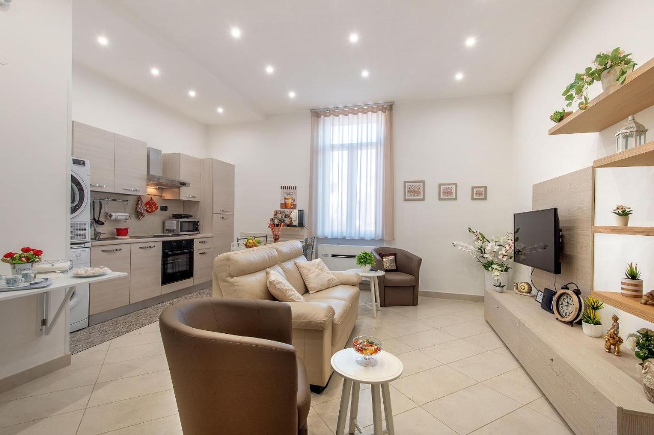 La Preziosa Apartment Duomo Napoli Bagian luar foto