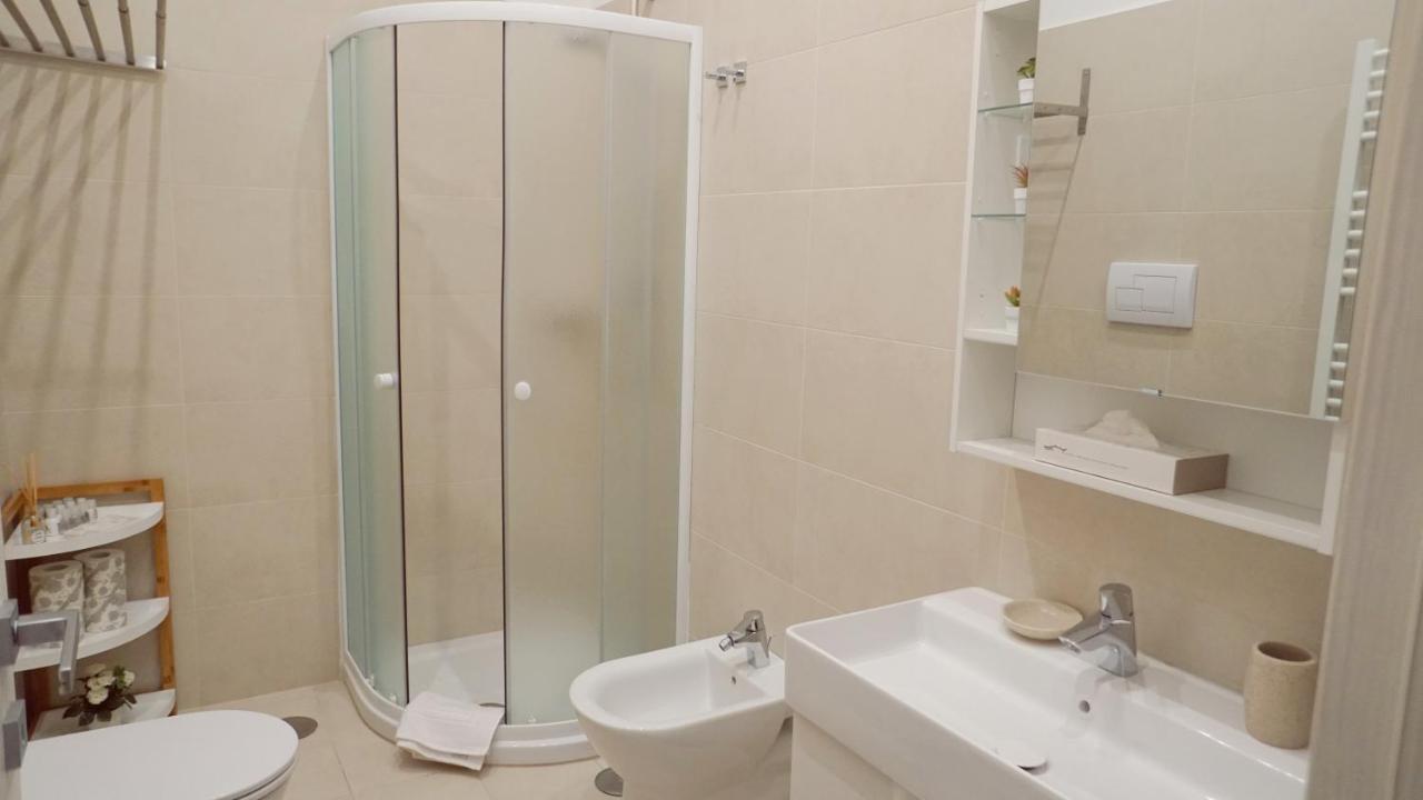 La Preziosa Apartment Duomo Napoli Bagian luar foto